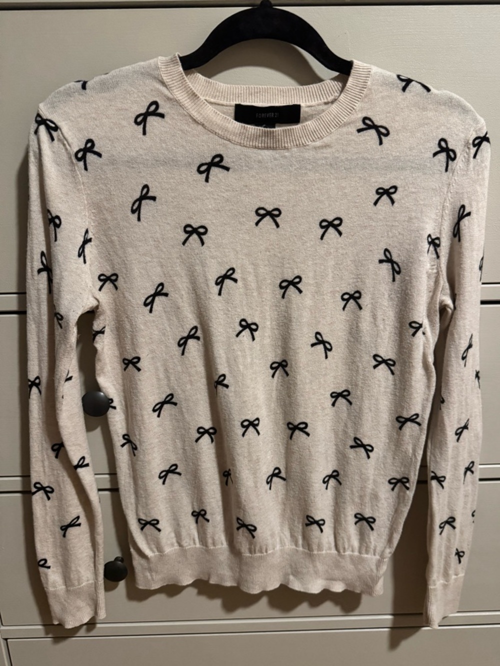 Bow Print Lightweight 🎀 Creamy Pink Sweater | Forever 21 | Small